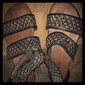 Roan Sandals